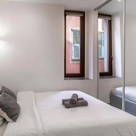 Authentic Old Town, Separate Bedroom, Ac Nice
