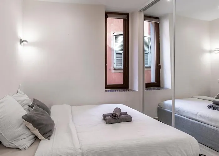 Authentic Old Town, Separate Bedroom, Ac Nice